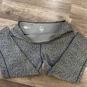 Nike Capri spandex workout leggings NEVER WORN